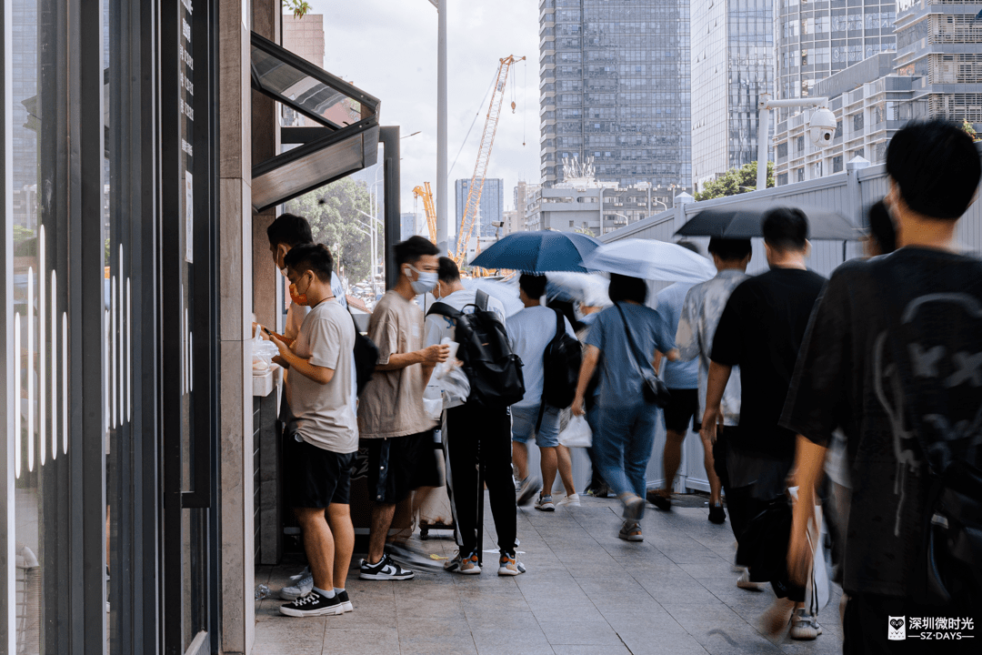 前海山姆开业被挤爆,排队果然是深圳人的最大爱好?_工作日_现象_什么