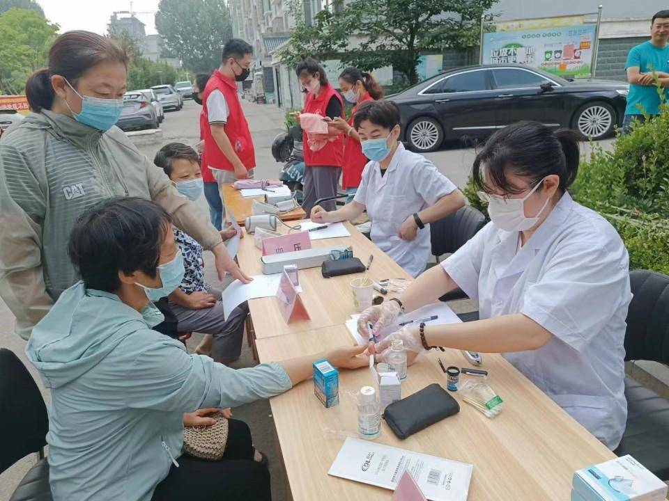 潍坊护理职业学院：健康服务进社区 服务居民零距离（潍坊护理职业技术学院学费）