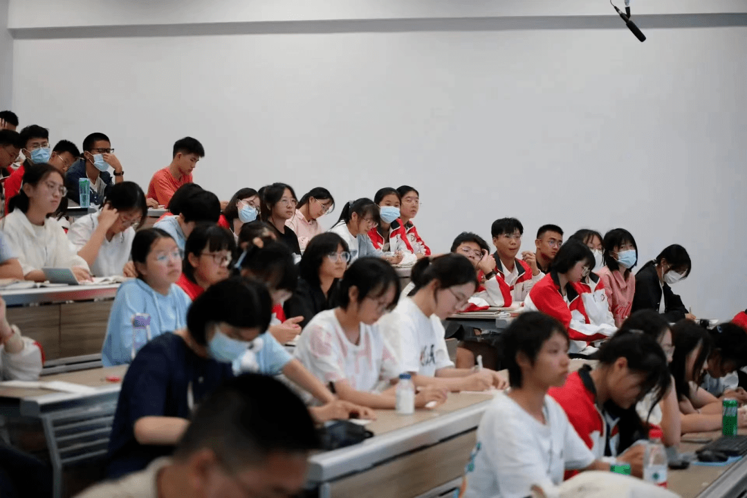 一本率仅次曲靖一中,曲靖这所学校成云南高考"黑马"_教育_宣威_会泽