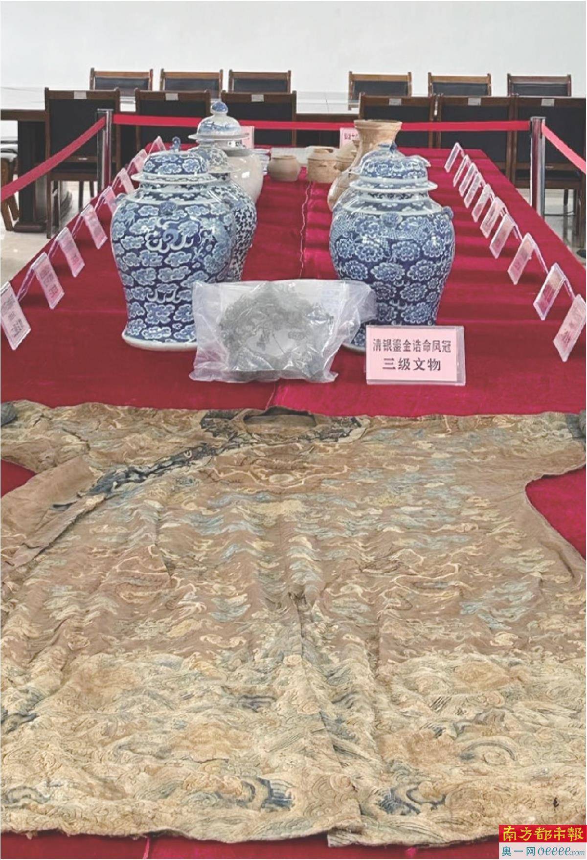 漓江源头附近被盗掘破坏的清代古墓