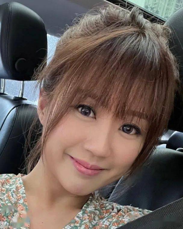 tvb主播伍楚莹宣布离巢 曾演《溏心风暴》做年轻版钟嘉欣_bonnie_留言