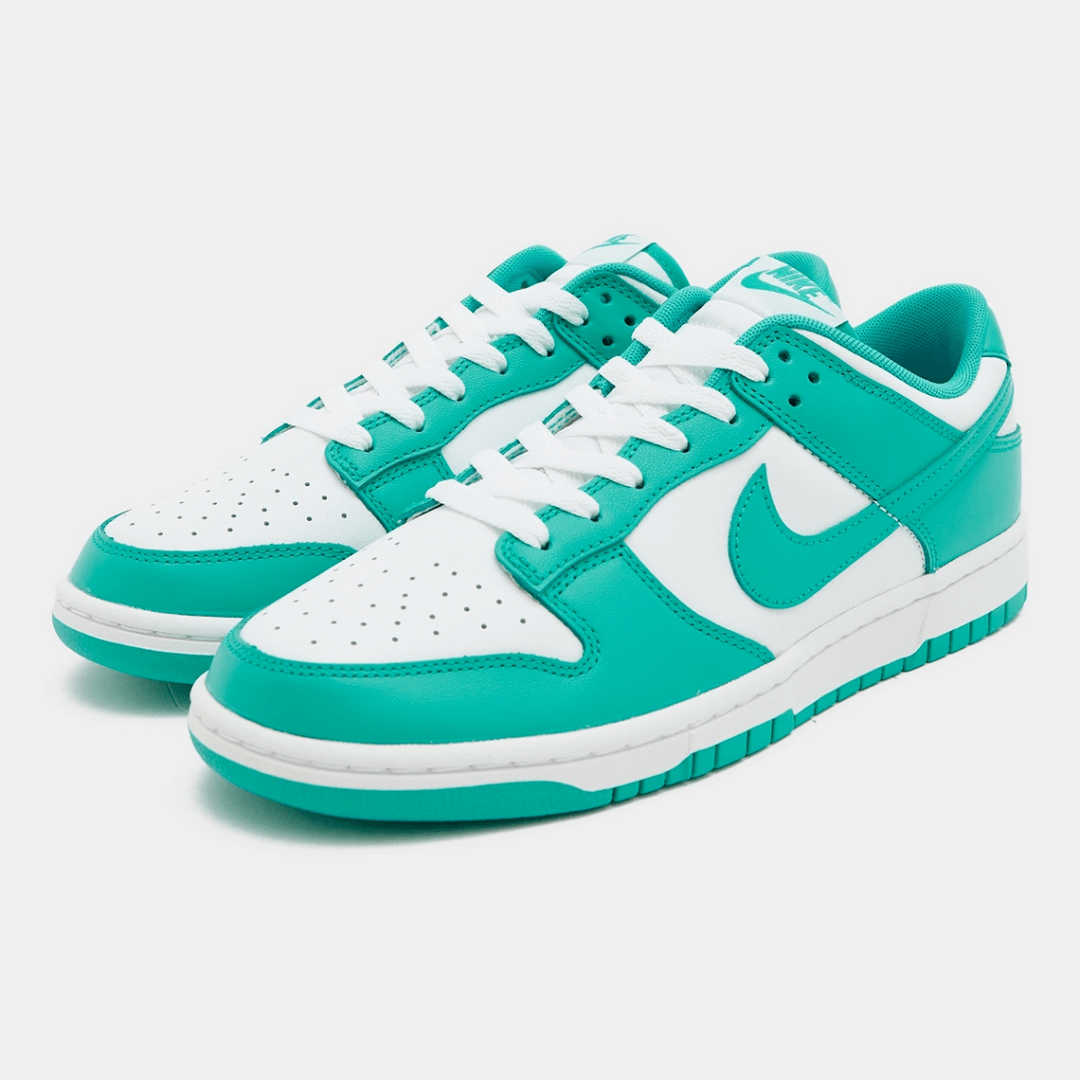 nike 的全能适应性鞋款 dunk 推出了一款采用充满活力的青色色调的新