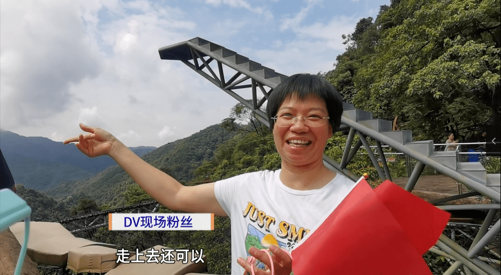 比如把第一次旅游交给dv现场的卢生卢太↓相信这次旅程粉丝们肯定玩得