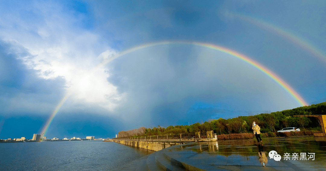 不仅能看到虹和霓,还能看到红虹.
