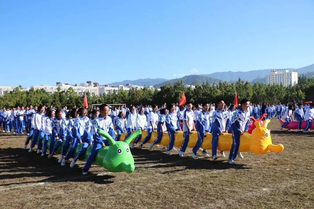 高考过后云南这所学校火了_教育_质量_临沧