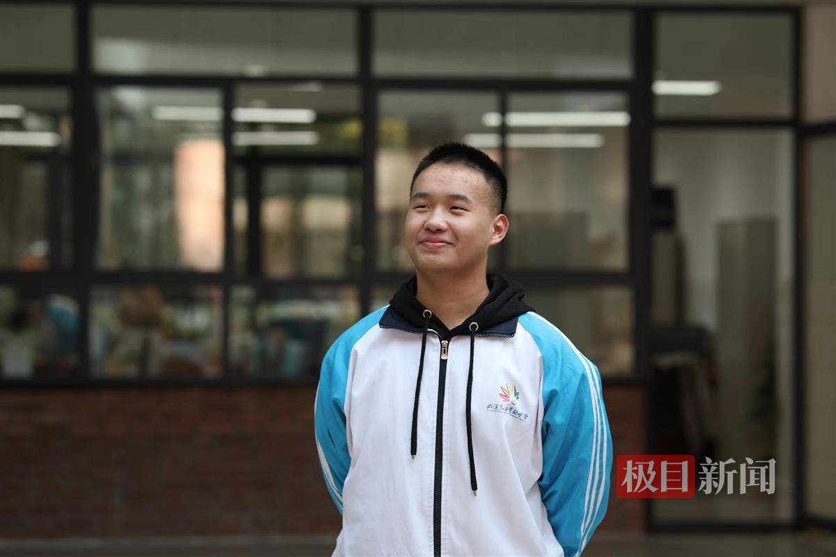 酷爱数学，从不培优！这名男孩获高分保护_徐烨宸_武汉_孩子