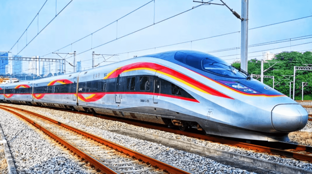 智能版复兴号首次亮相陇原!_兰州_动车组_车厢