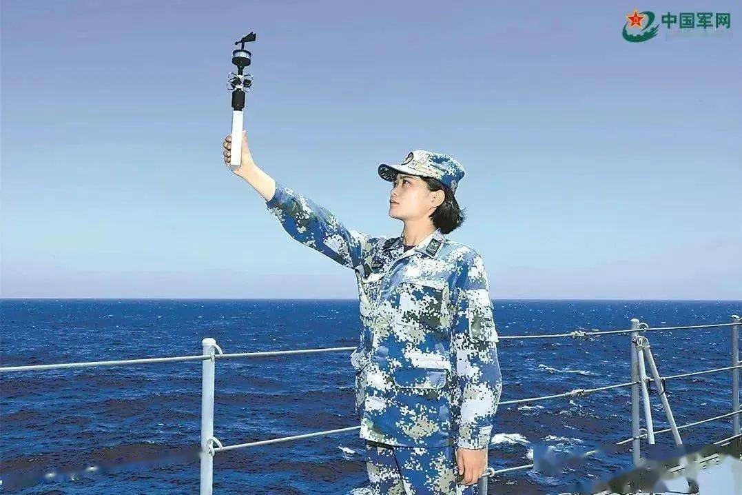 军装女兵壁纸图片