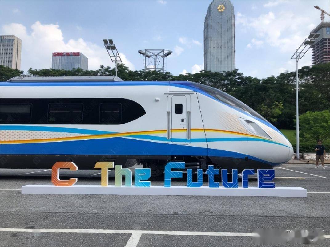 列車基於長株潭城際運營中的cj6型城際列車進行改進升級,最高時速達