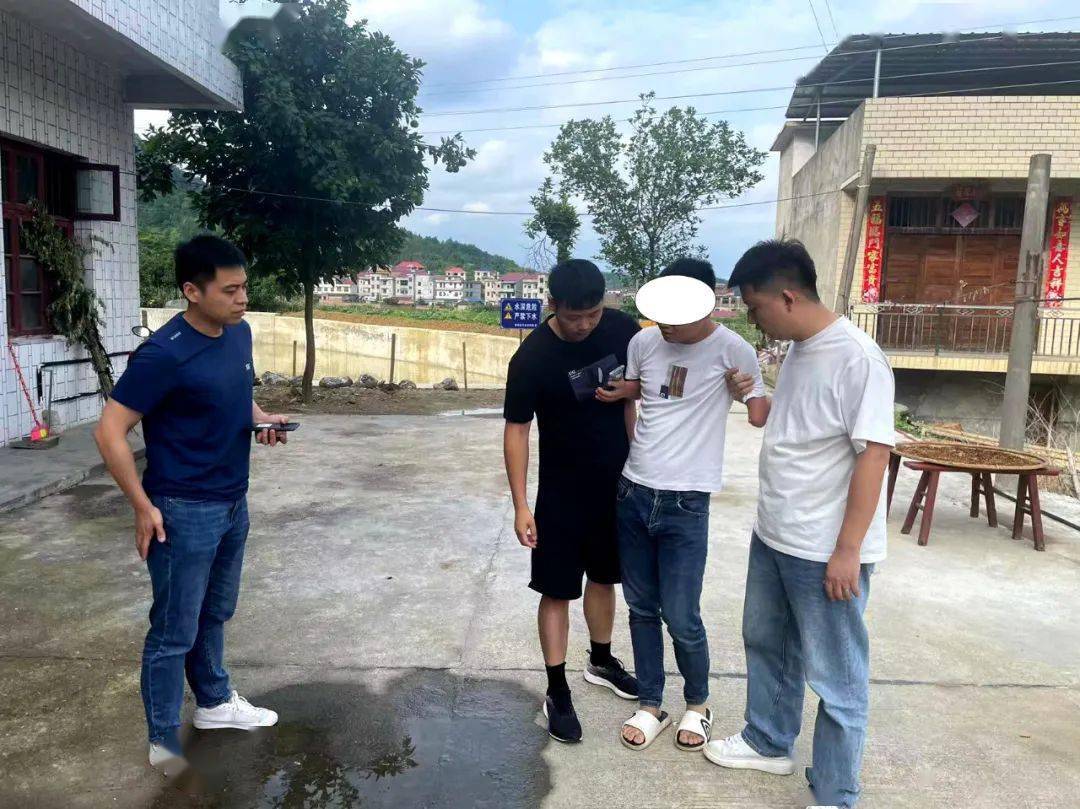 邵阳公安协助外省警方抓获一名网上在逃人员_潭府_许某_成功