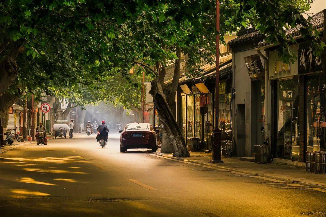 广陵路,渡江路,国庆路盛夏时节逛老街据介绍,《春江花月夜》全诗一共