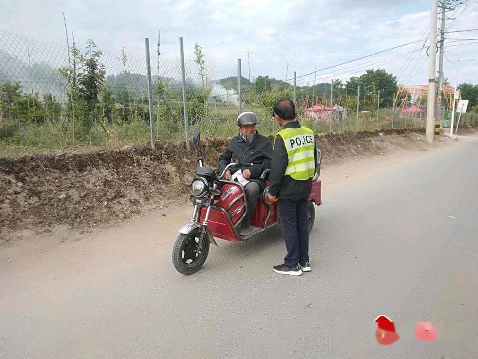 秦州区大门镇开展道路交通安全劝导工作