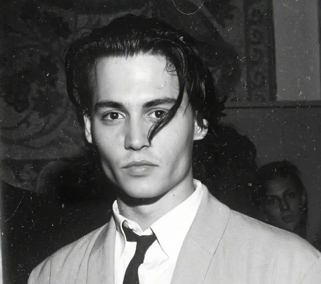 被骂出好莱坞的妖姬又要杀回来了,她如今的颜值能支撑她咸鱼翻身吗?