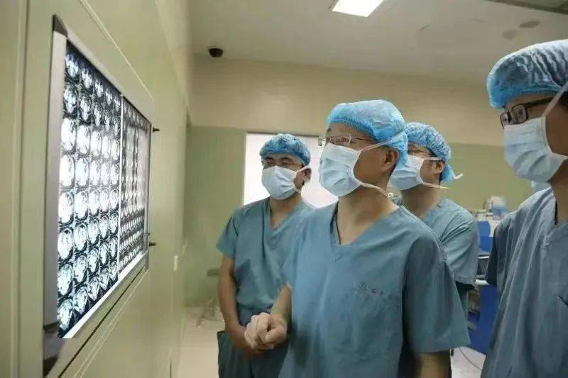 这些年,瑞金医院泌尿外科在徐丹枫主任的带领下,对这一难题开展了深入