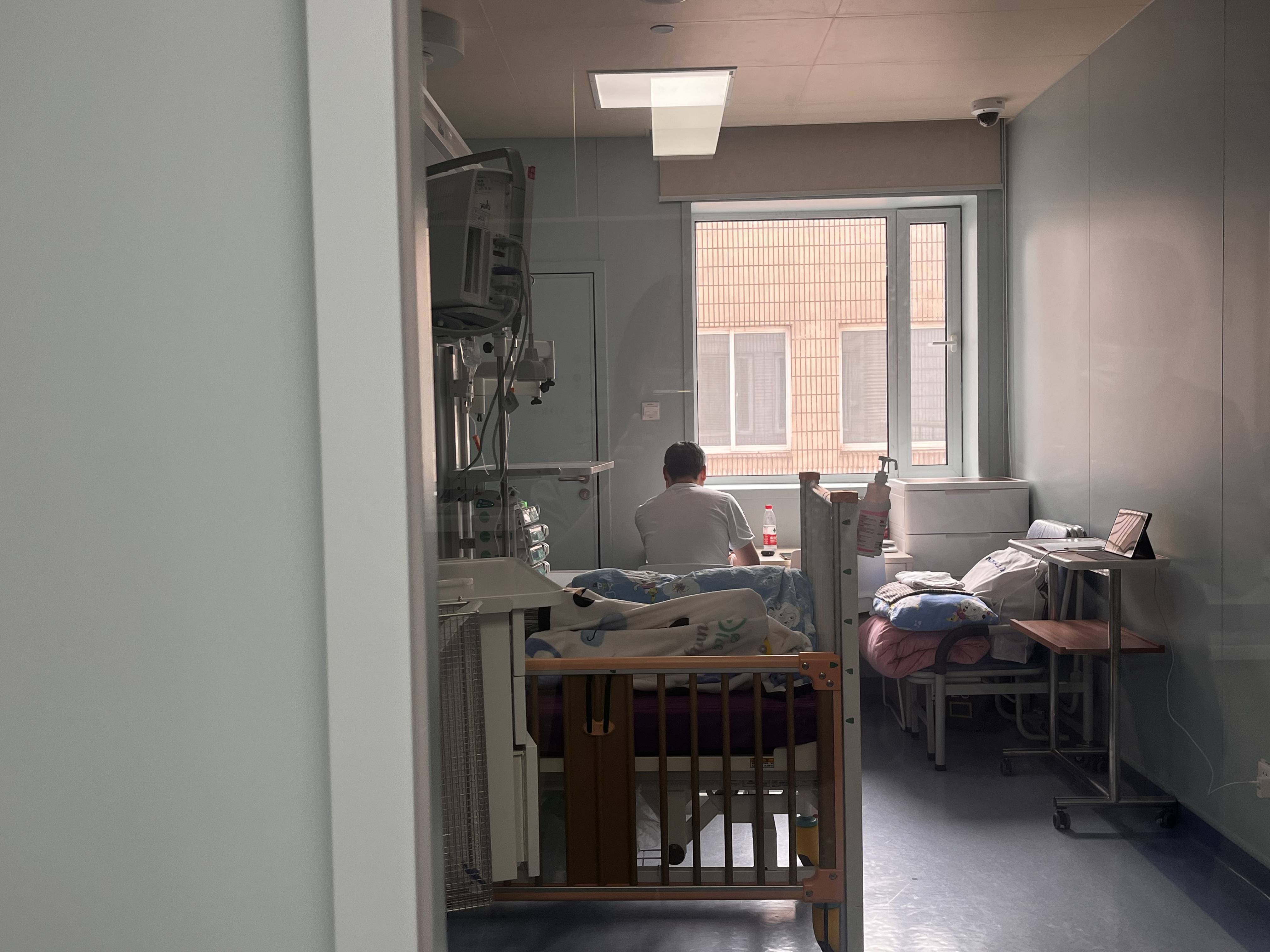 儿童重症监护室里,有关舒缓,陪伴和最后的时光_关怀_病房_患儿