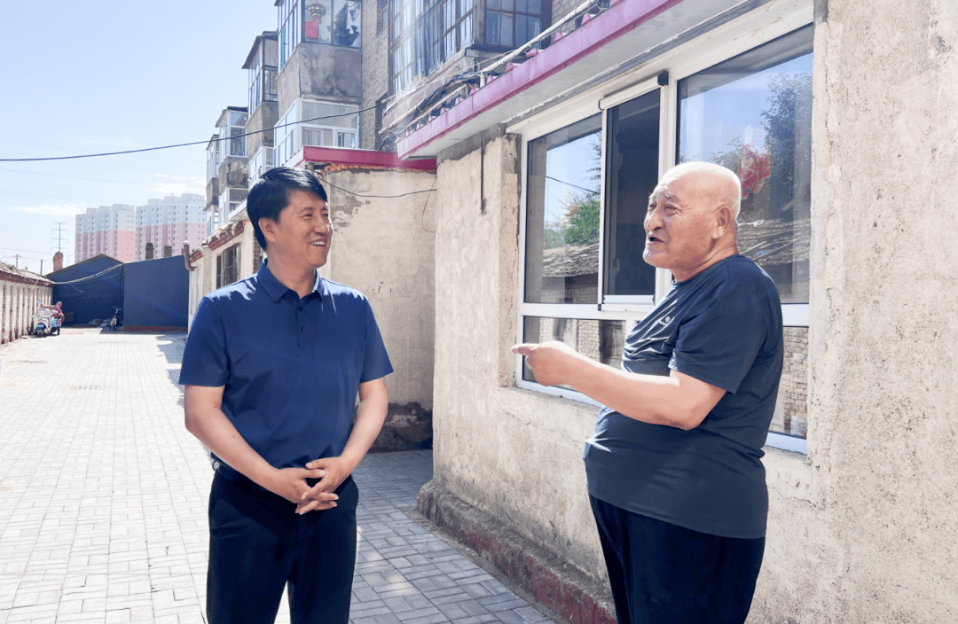 张永文实地调研老旧小区和供热二次管网改造工程项目情况并召开座谈会