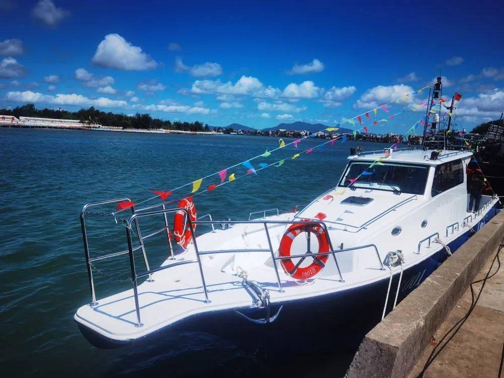 海南首艘正式运营的休闲渔船在万宁下水_渔业_发展_业态