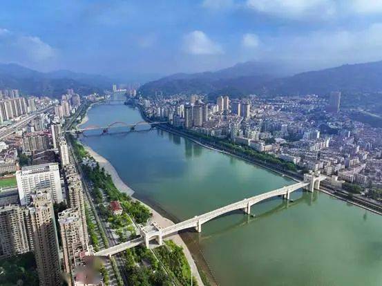 青"情"亚运 "侨"见世界|2023 侨乡水上运动嘉年华在浙江青田举办_桨板