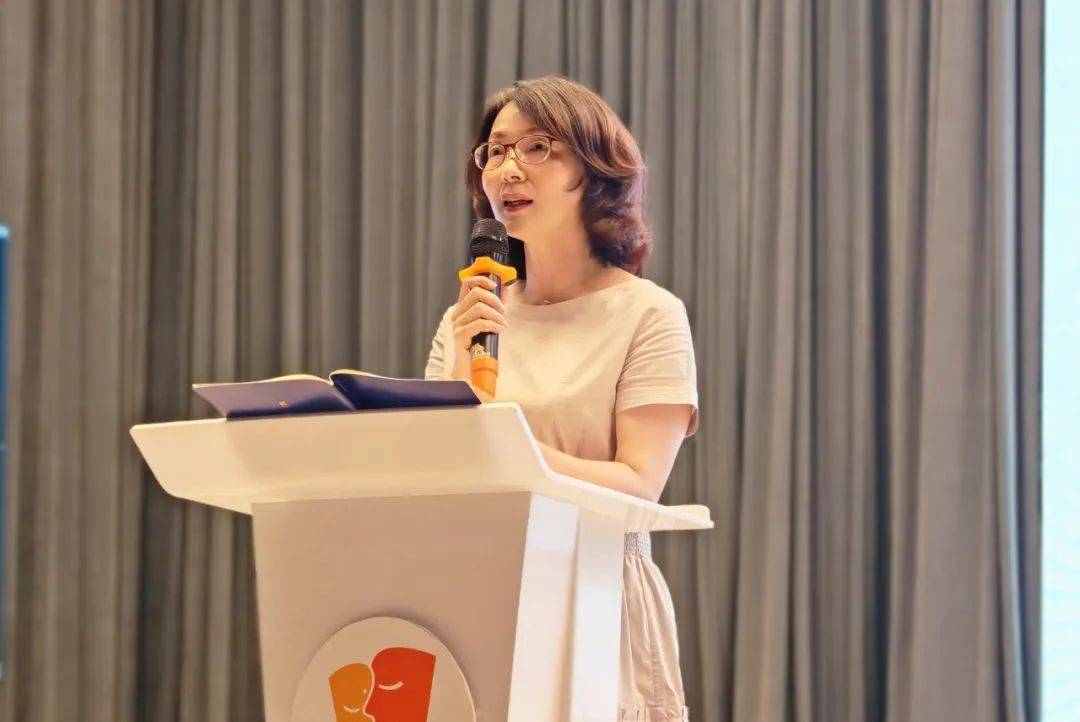 芝兰,张凤敏,赵静,庄焕娇四位老师作为小组代表上台分享教学设计,刘颖