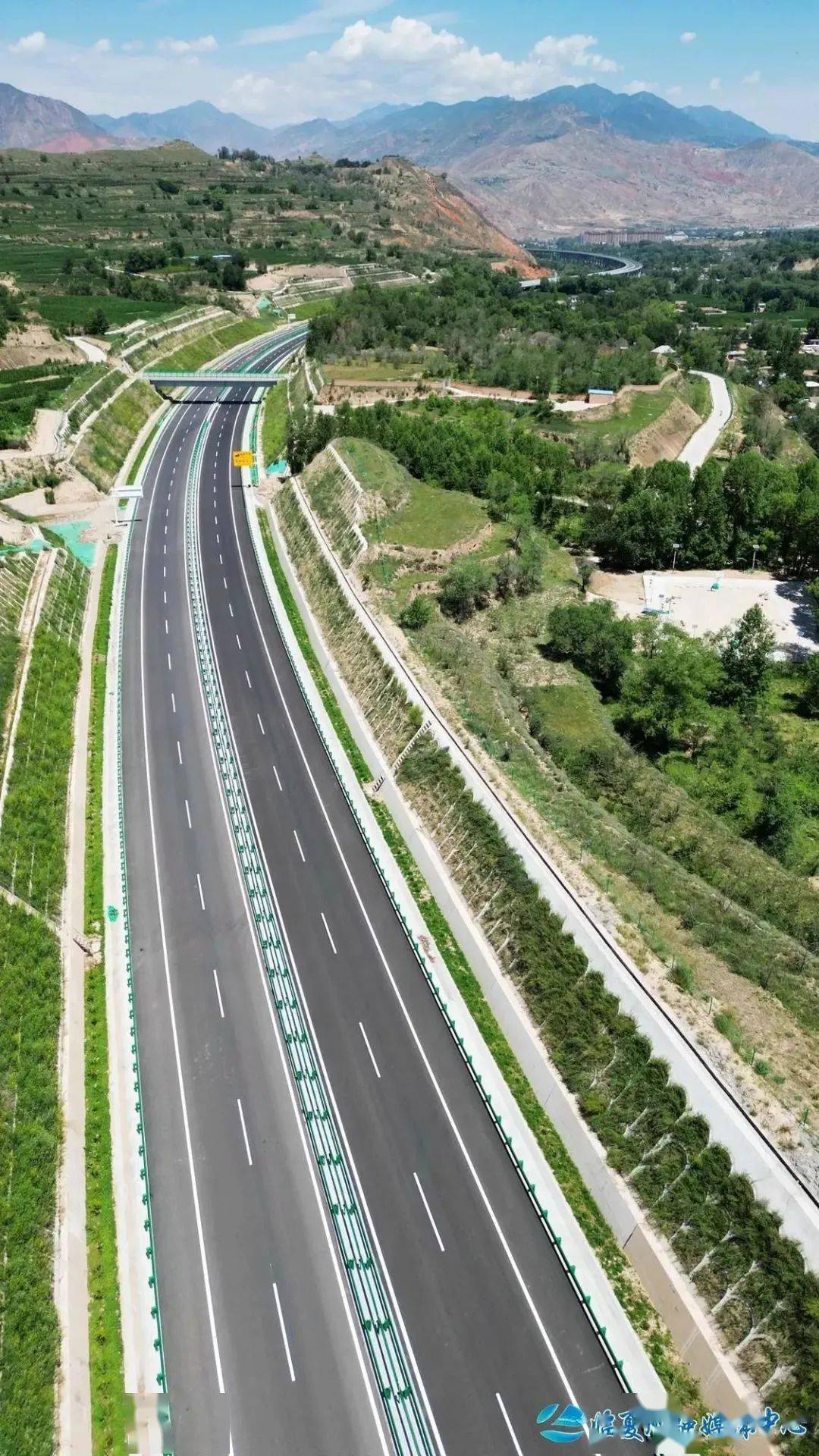 全长21555米;桥隧比例达到了61%……临大高速公路是甘肃省高速公路网