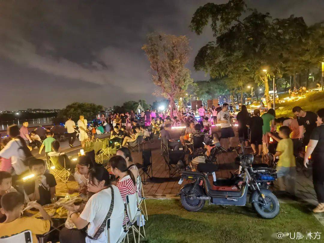 再见了!东莞这个网红 "地摊夜市" 很多人都去过.