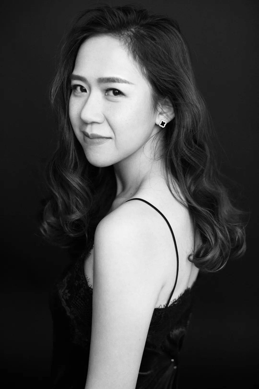 他用声音"紧抓"大地的地基,不断攀登歌剧艺术的更高境界_彭康亮_男