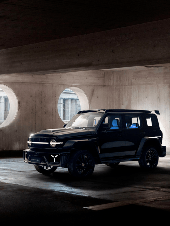 座舱,前后双碳翼一体式车顶平台,独立后置收纳箱,cyberspace音响系统