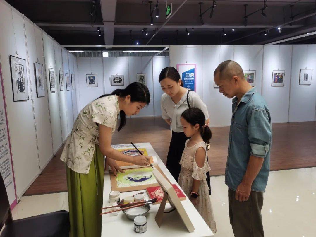 "印痕—重庆綦江农民版画展"在成都市青羊区文化馆成功展出