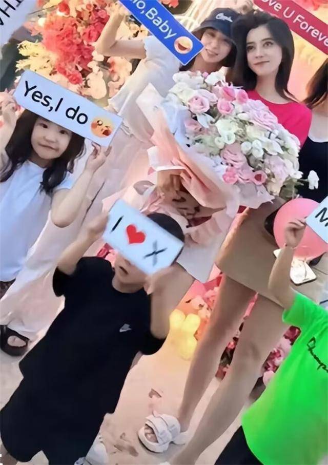 现场唱歌求原谅,美女妻子一脸幸福,学谢杏芳原谅他_奚美丽_国乒_网友