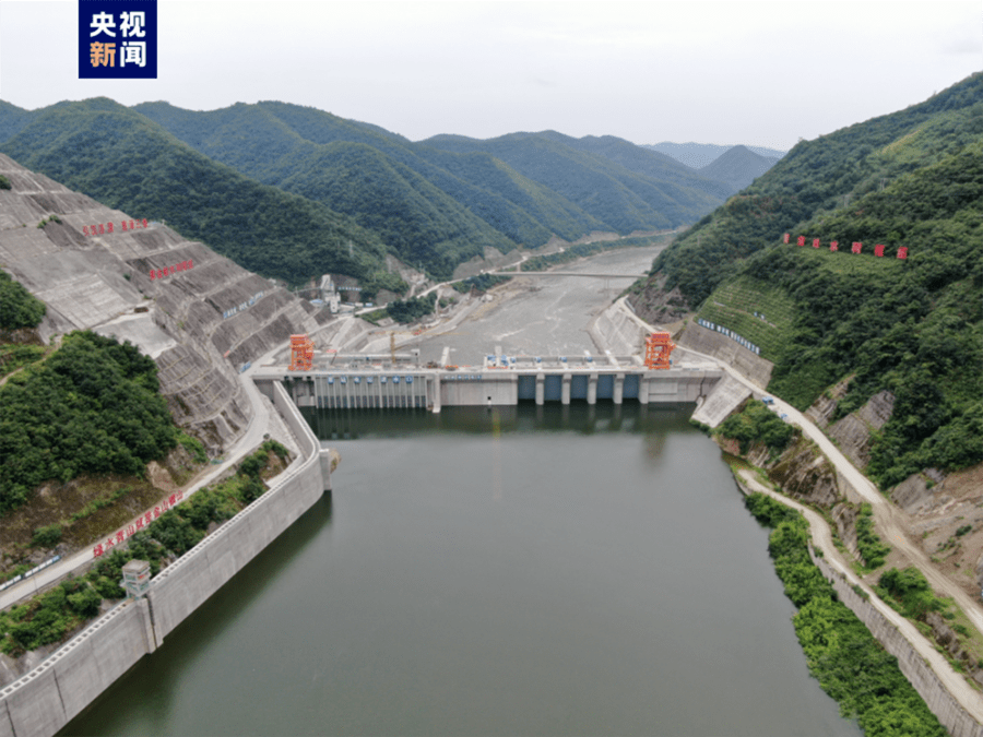 (二期工程和三期工程)组成,总投资约516亿元,目前一期工程已基本完工