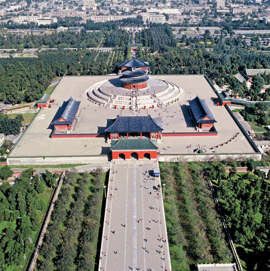 城楼两处建筑↓99天坛和先农坛是中轴线上另一组两厢对称的主要建筑