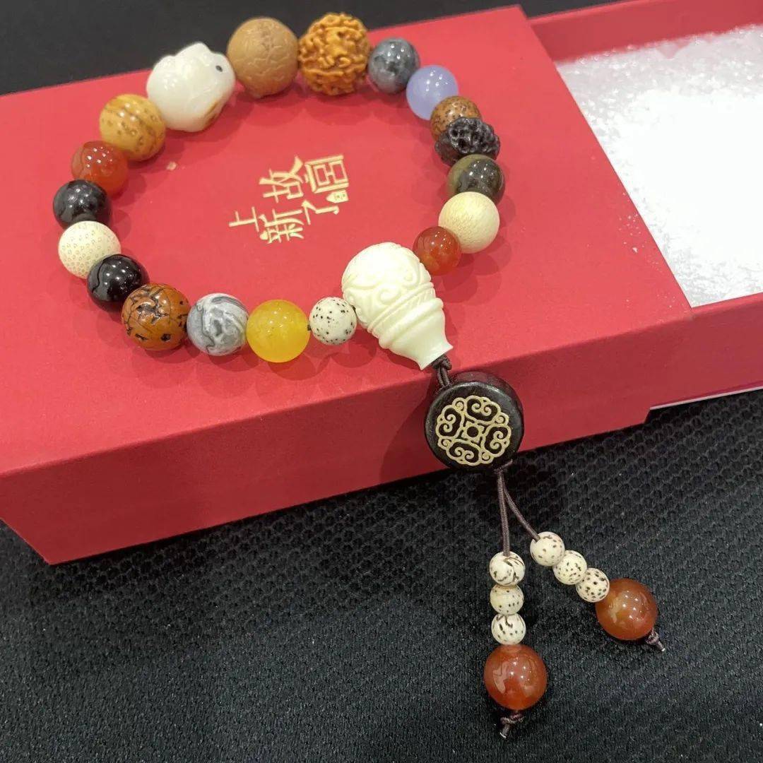 get贵妃同款!国潮故宫版手串!_寓意_琉璃_质感