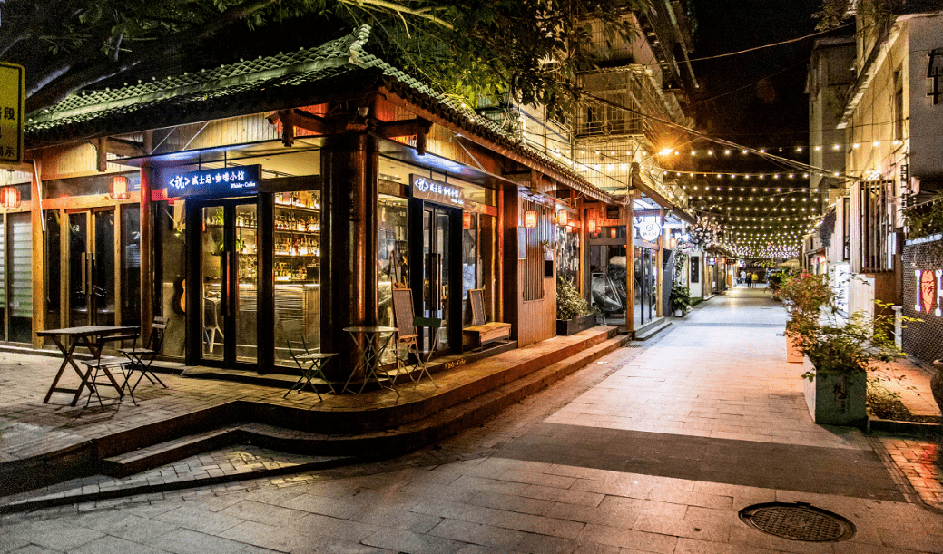 作为惠州唯一的国家级夜间文化和旅游消费集聚区,水东街不断丰富夜间