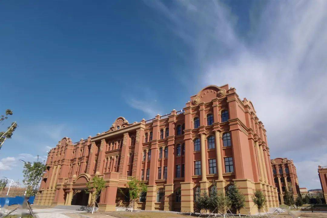 联系方式学院地点:内蒙古自治区兴安盟科尔沁右翼前旗都林西街学院