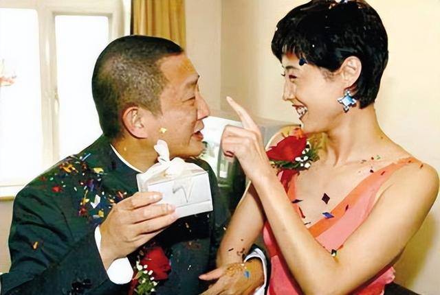 刘蓓的"激荡"往事:被5婚丈夫抛弃,亲儿子抢光继子张若昀风头_经历