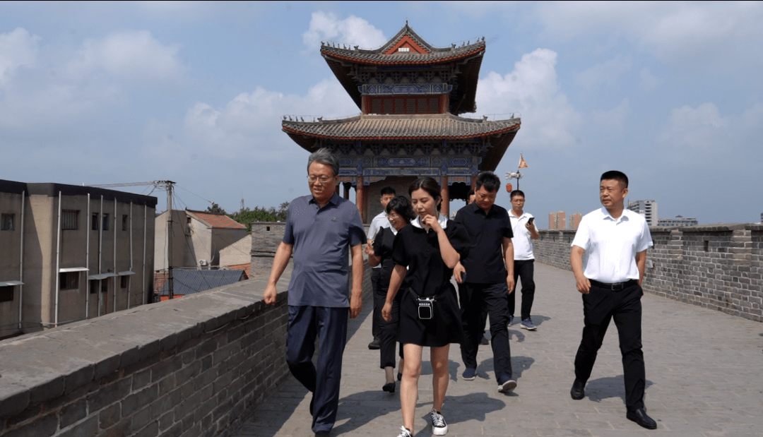王文华一行先后来到明清古城北城门,大名书院,石刻博物馆,大名博物馆