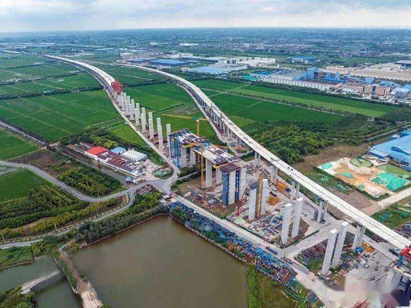 崇启公铁长江大桥引桥首个承台浇筑完成,常泰长江大桥北接线下部结构