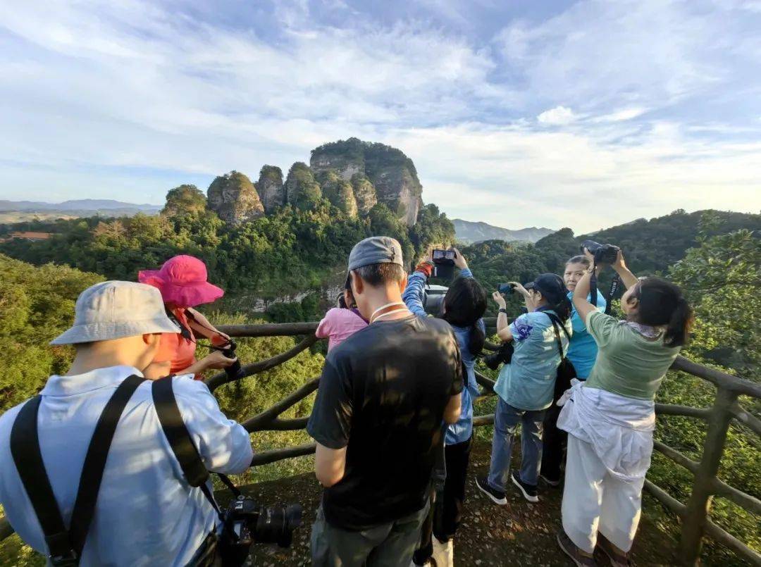 图片:宋志锋,刘小明,王宝生,李志军,房胜生,黄镜亮,王启华,黄东强,李