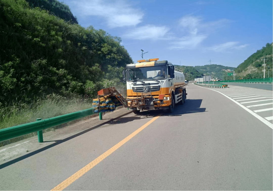 【"三抓三促"进行时】|高养所持续深入开展 g7011十天高速"示范路"