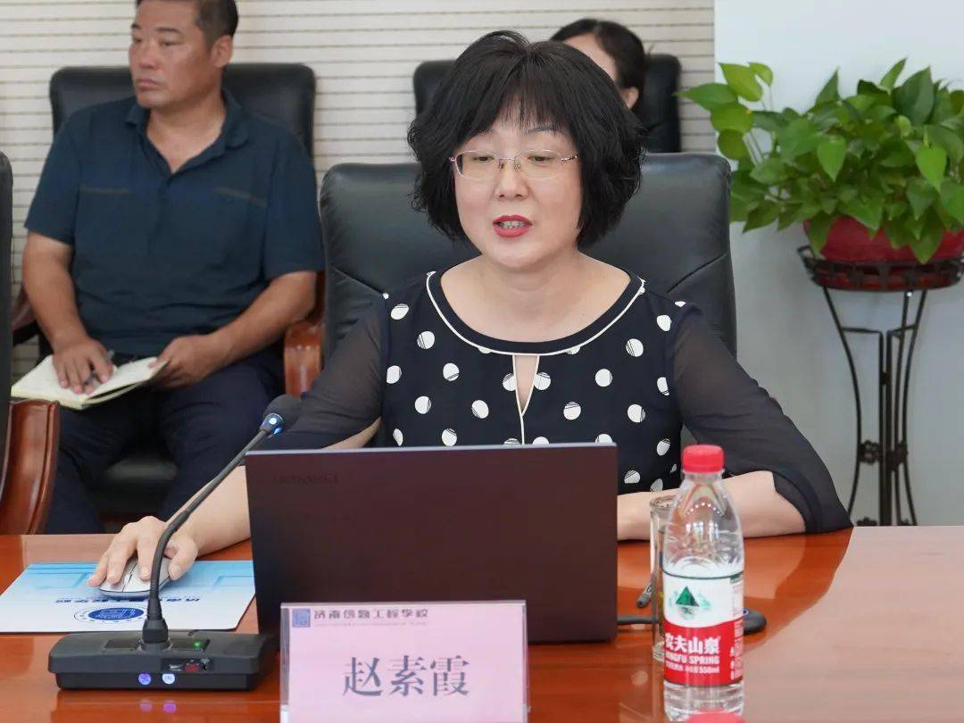 济南信息工程学校迎接省示范校建设项目专家组验收_全