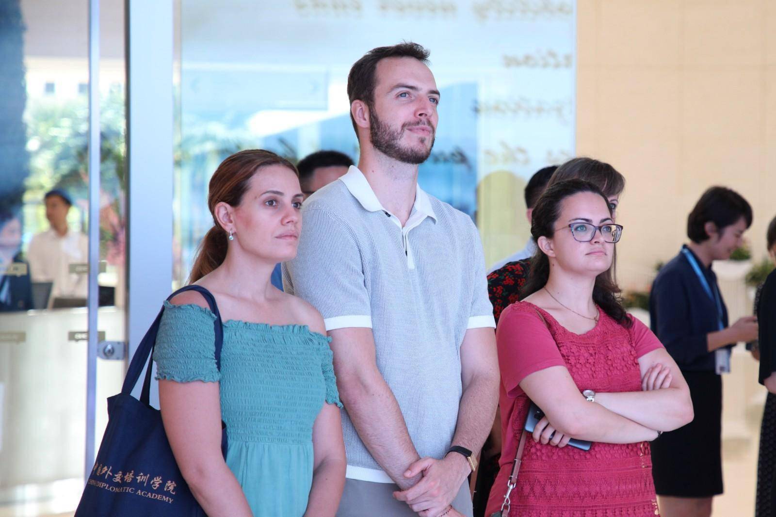 从中国"质"造感受中国速度 欧洲外交官走进"硬核"郑州