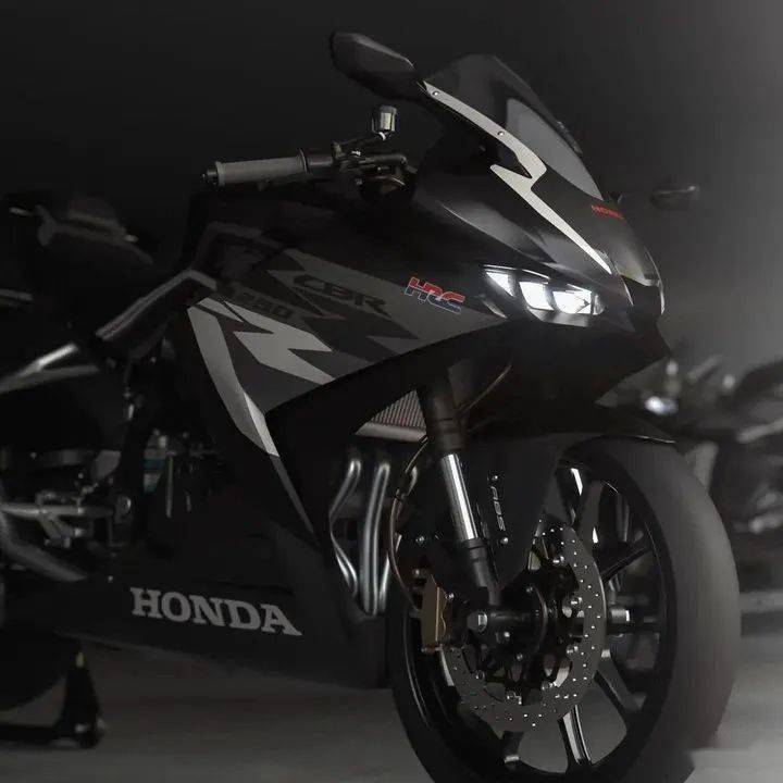 四缸cbr 250rr-r!本田新车宣传册曝光_搜狐汽车_搜狐网