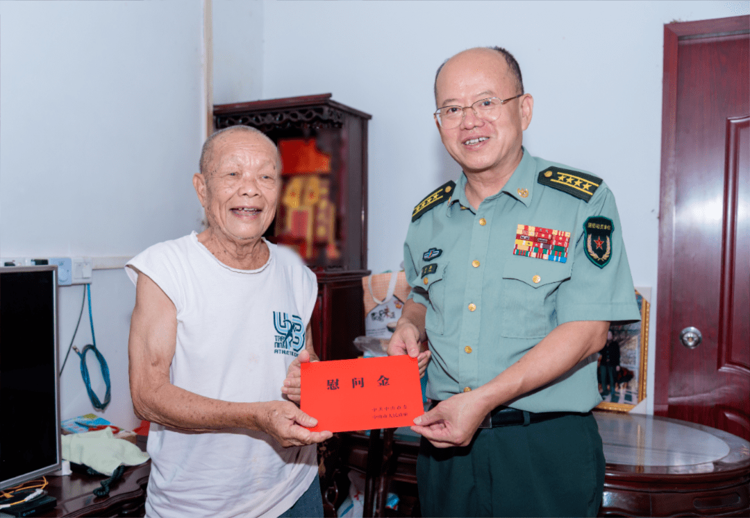 慰问暖军心,畅叙情意浓,中山军分区大校司令员李云涛率队到大涌镇开展