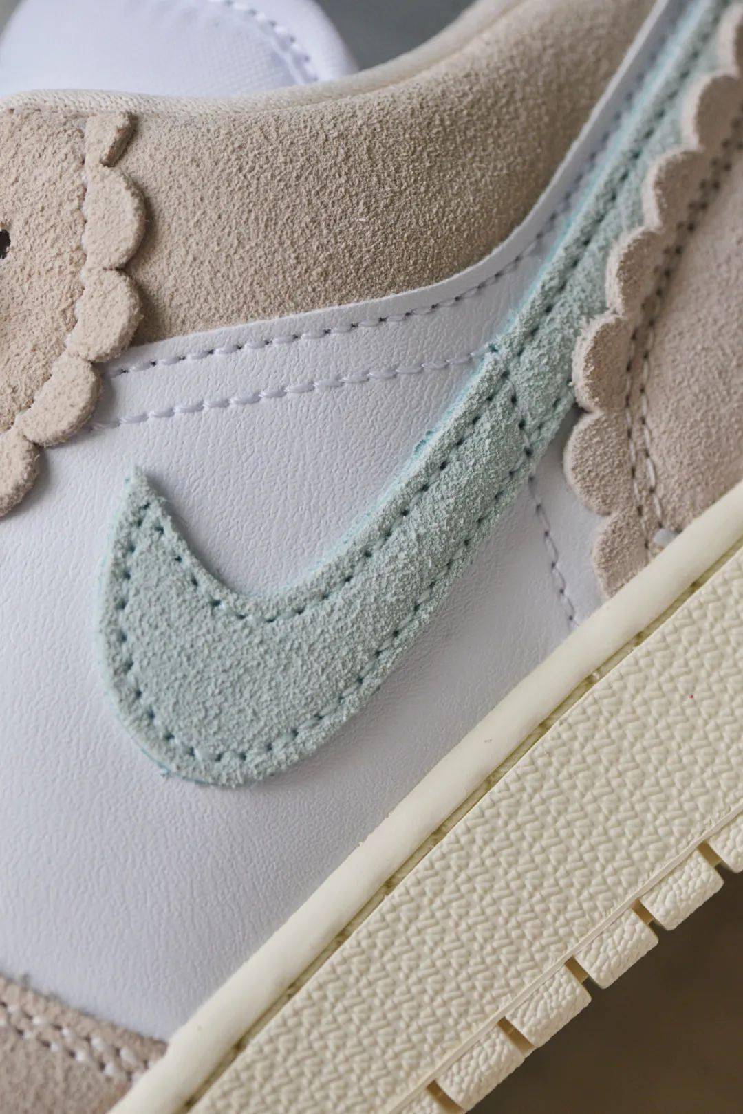 jordan 1 low se gs "guava ice"|soar 限量发售_的设计_少女_鞋带