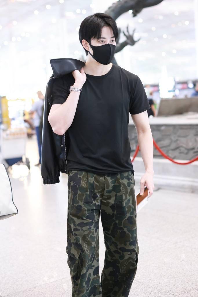 近日,泰星mike发文庆祝儿子maxwell 9周岁生日,他通过个人社交平台