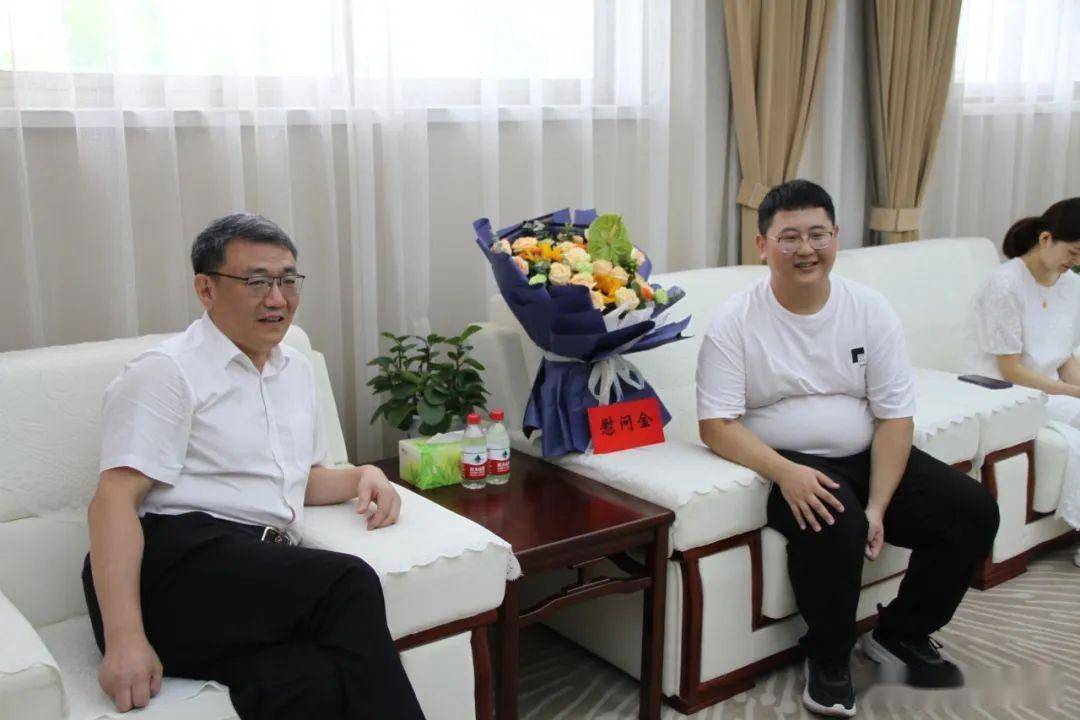 对于李增辉的善行义举,安丘市人民医院院长席敦升表示,李增辉是全院第