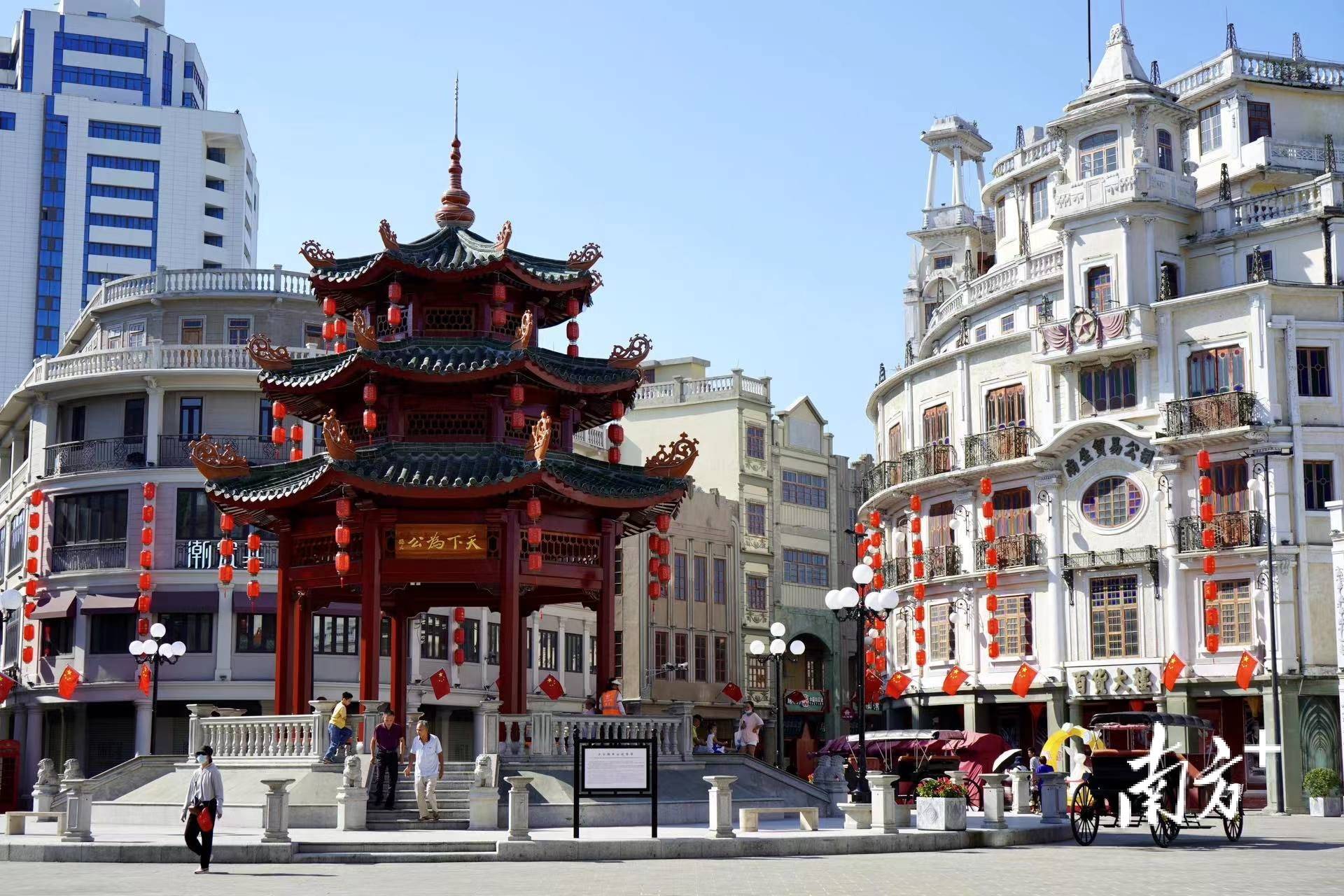 马昊淳是来自深圳的一名应届大学毕业生,不久前他与舍友来到汕头,开启