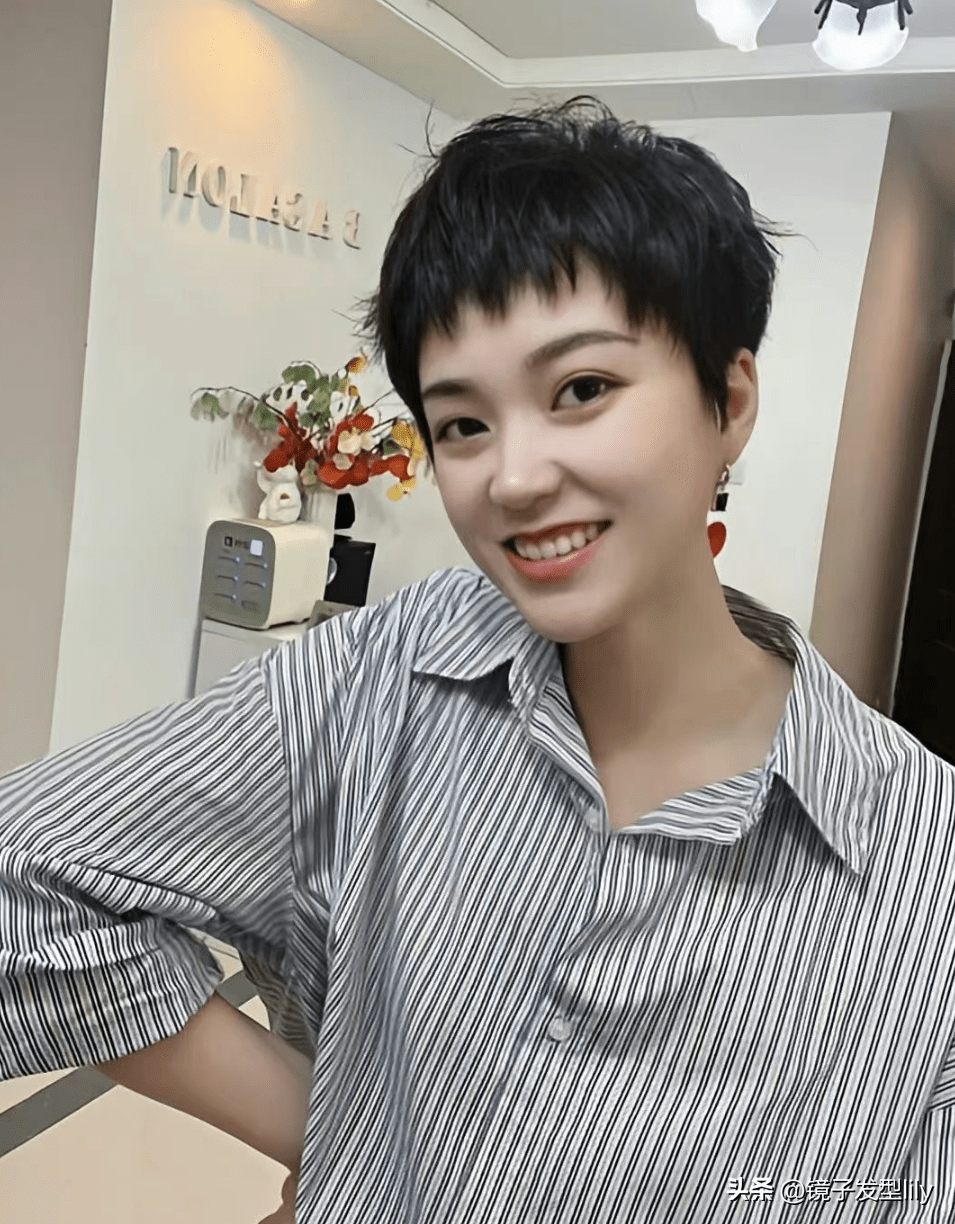 狗啃刘海,初恋头,微卷长发,个性减龄还温柔,你喜欢吗_发型_头发_效果