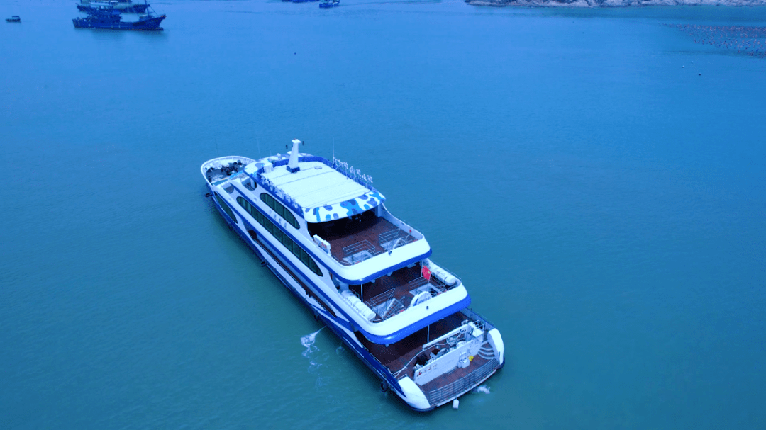 登上游轮出游吖~_娱乐_旅游_海上