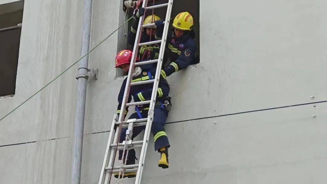 【保山消防】圆满完成第二期全省初中级指挥员专业化培训建筑火灾扑救及EMT模块培训考核